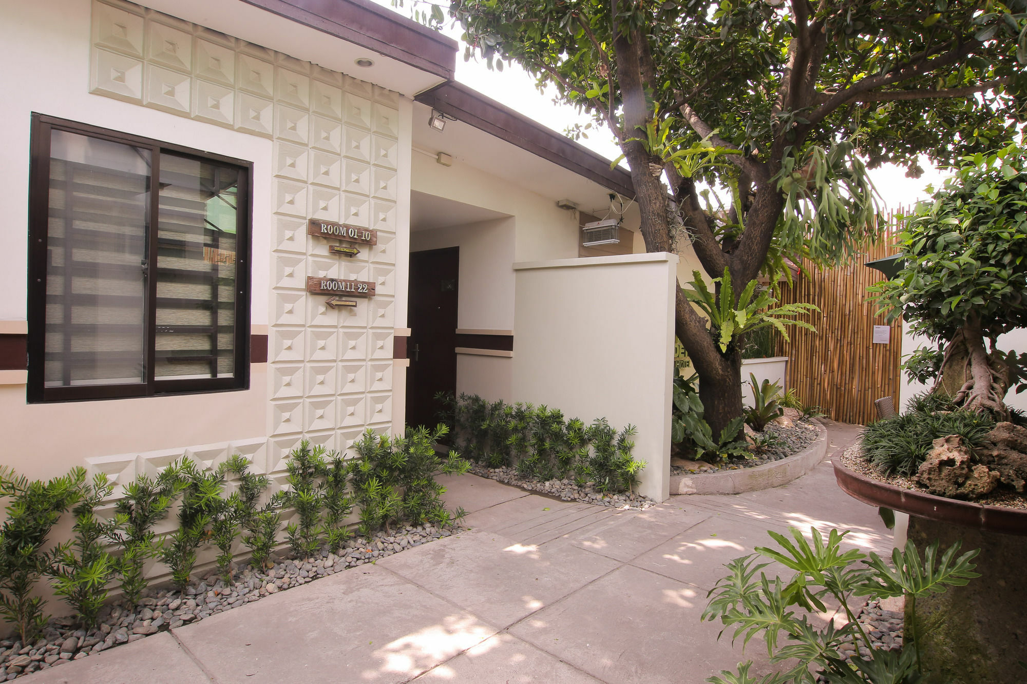 Garden View Hotel Angeles Bagian luar foto