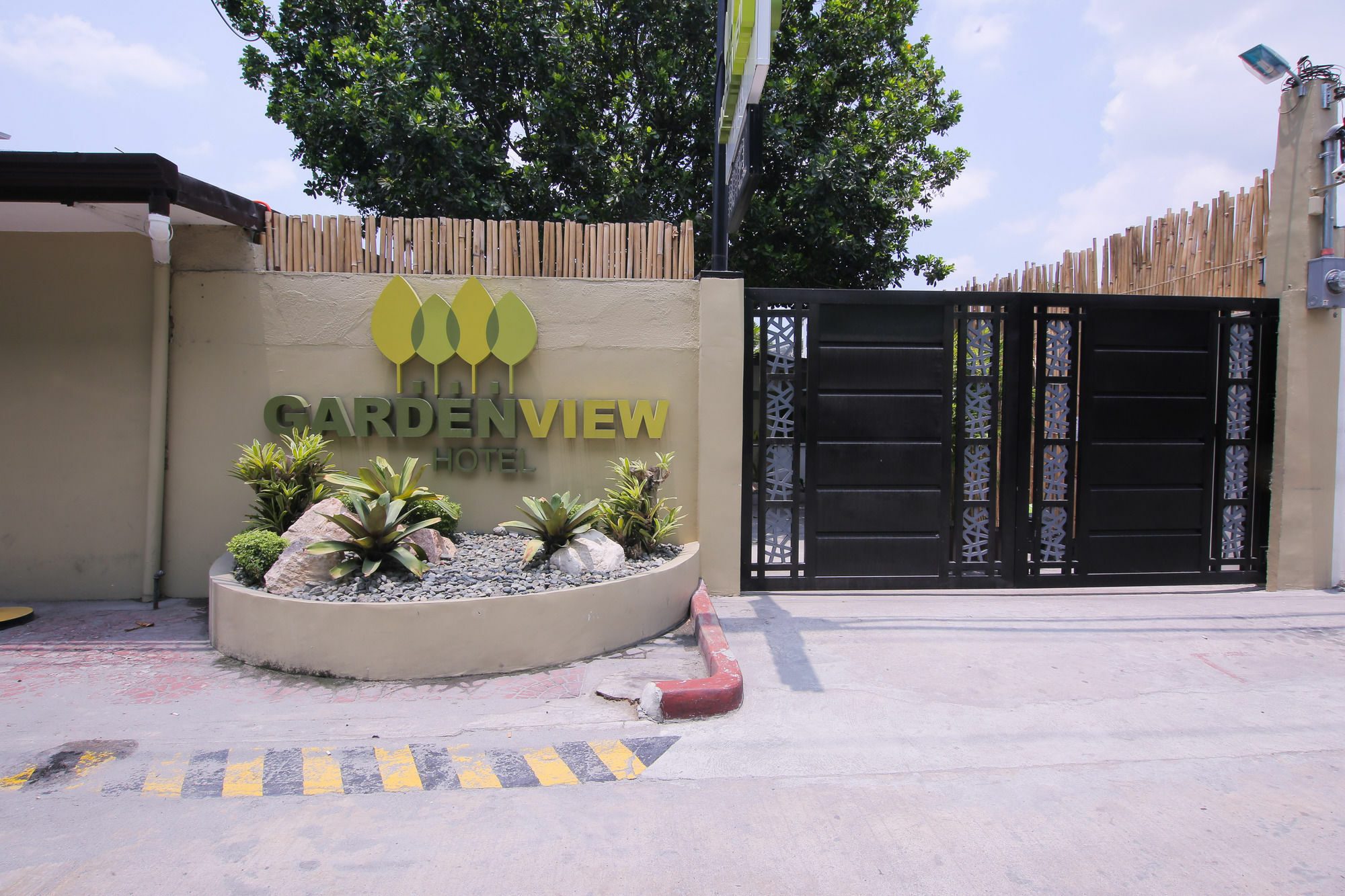 Garden View Hotel Angeles Bagian luar foto