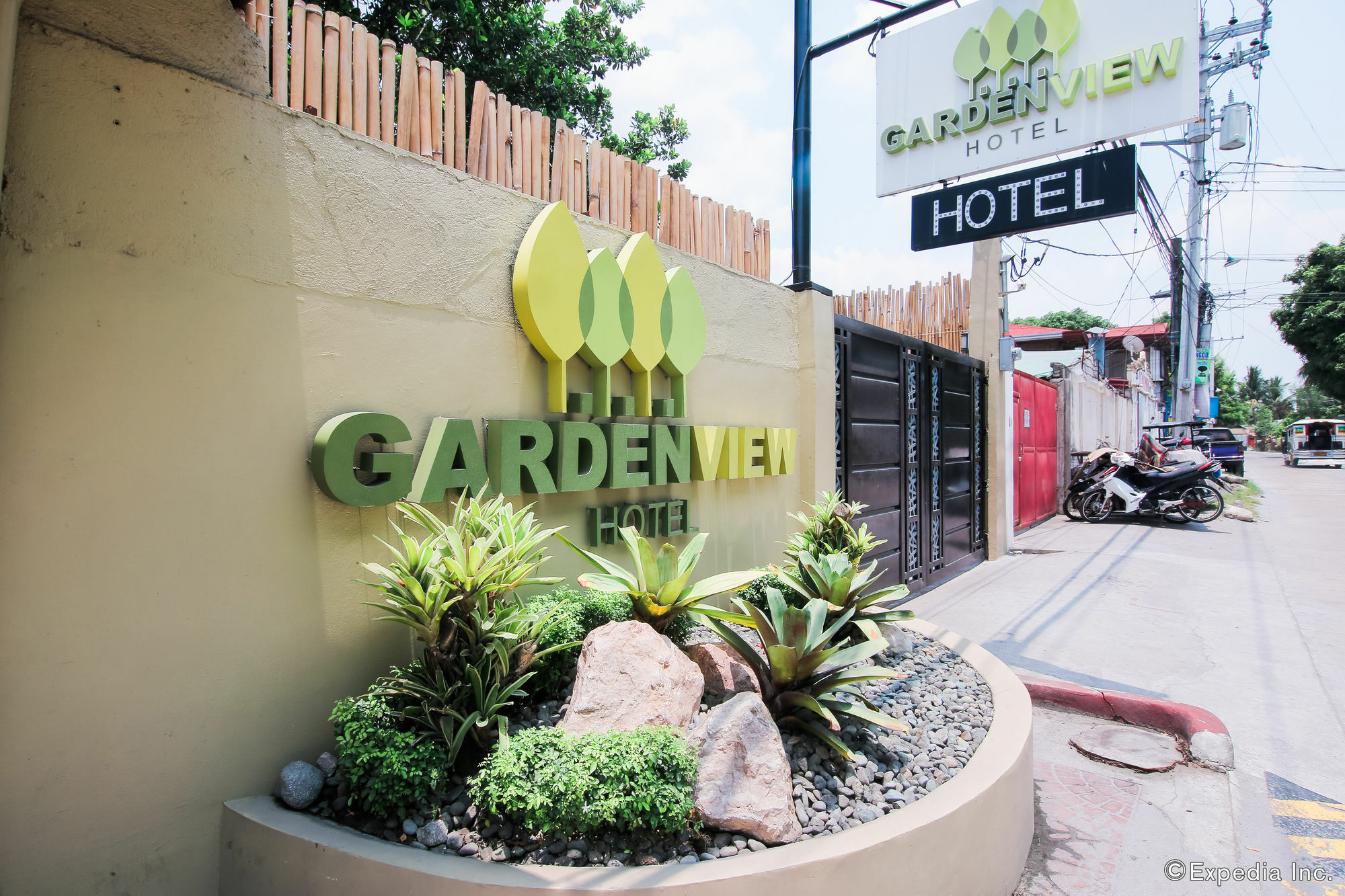 Garden View Hotel Angeles Bagian luar foto
